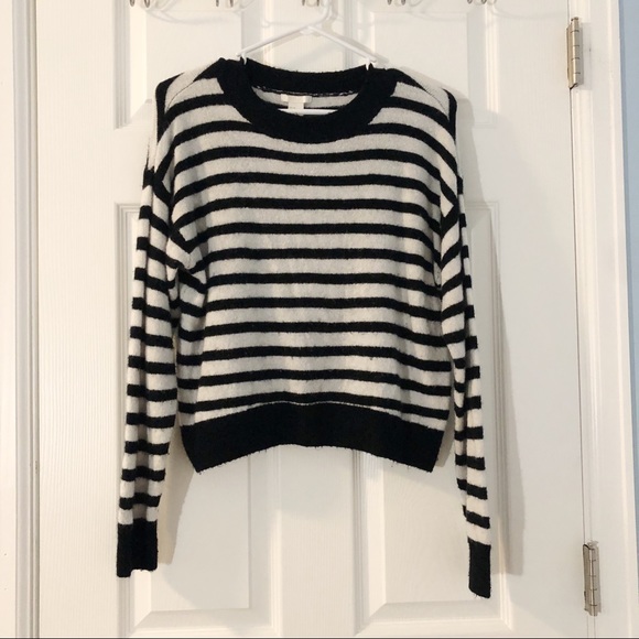H&M black and white strap sweater - Picture 2 of 6